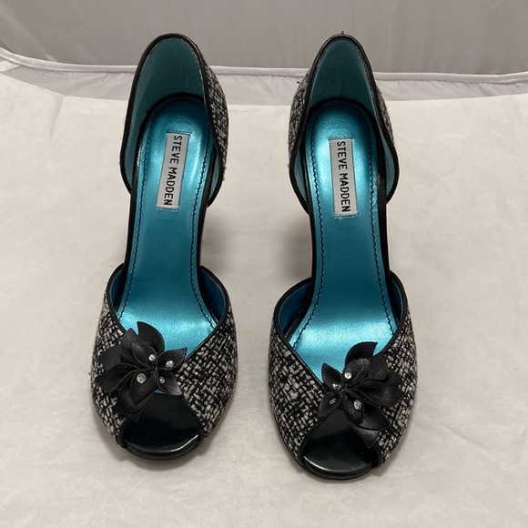 STEVE Madden Very Sexy Pumps - Picture 2 of 15